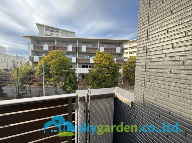 茅ヶ崎市南湖4期　新築戸建　全2棟1号棟のバルコニー|暖かな日差しのふりそそぐバルコニー