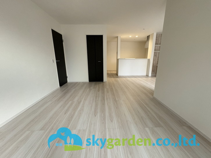 茅ヶ崎市南湖4期　新築戸建　全2棟1号棟の居間・リビング|おしゃれな居間です