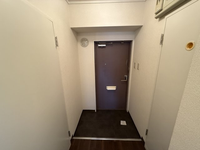 ハイツ・サニーライフの玄関