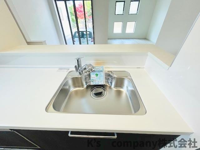 ◎茅ヶ崎市南湖5丁目　新築戸建　1号棟◎のキッチン|耐久性に優れた、お手入れのしやすいステンレス素材のシンク◇
