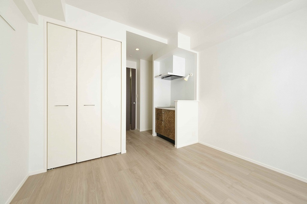 新品家具付きマンション白金24(KaGood福岡)の居間・リビング