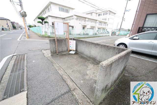 サンフラワー貴崎の駐車場