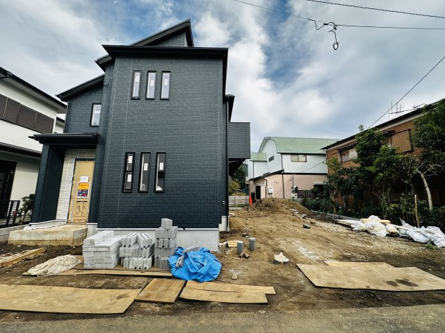 大磯町西小磯　カースペース３台並列駐車可能