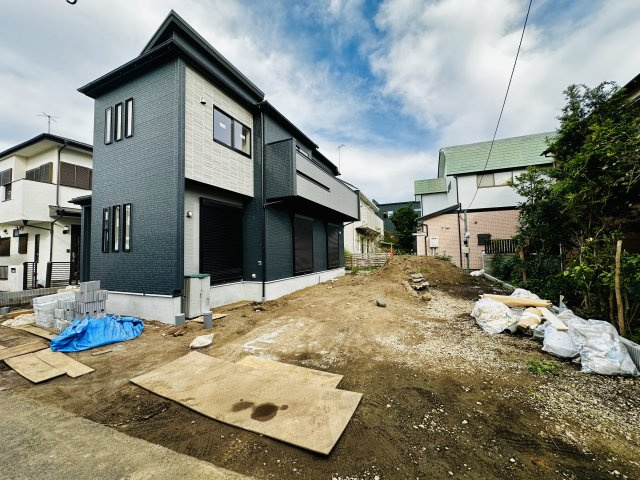 大磯町西小磯　カースペース３台並列駐車可能の駐車場