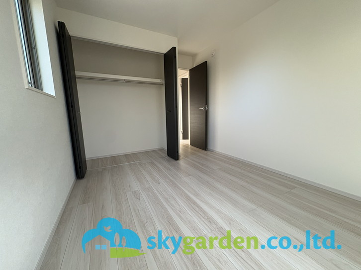 茅ヶ崎市南湖4期　新築戸建　全2棟2号棟の洋室