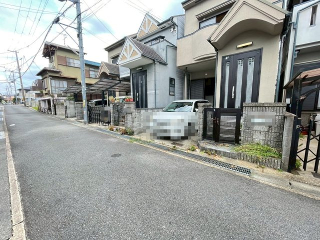 ◆R６年７月３１日フルリフォーム完了◆収納豊富なゆったり５ＬＤＫ◆城陽市平川鍛治塚の前面道路含む現地写真|前道