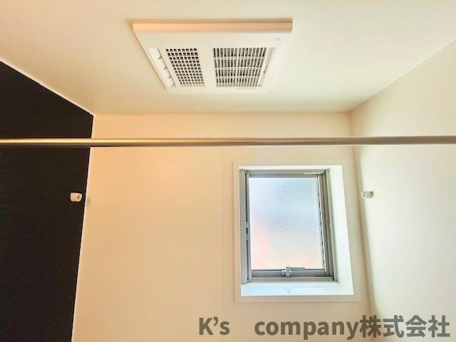 ◎茅ヶ崎市南湖5丁目　新築戸建　2号棟◎の設備|長雨の続く時期のお洗濯物の悩みを解消できる浴室乾燥機付き◇