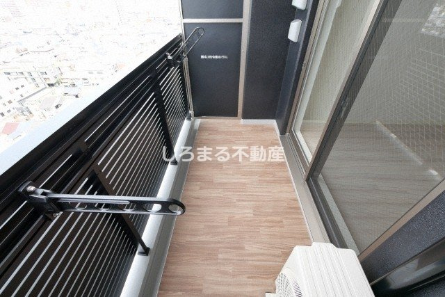プレサンスOSAKA東中本エシデルのバルコニー
