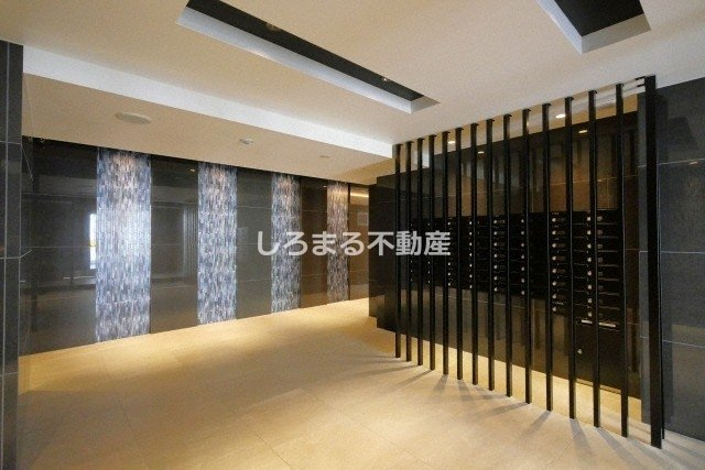 プレサンスOSAKA東中本エシデルのロビー