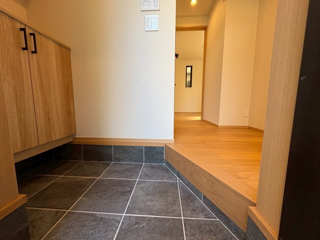 西宮市小曽根の玄関