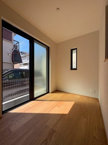 西宮市小曽根の洋室