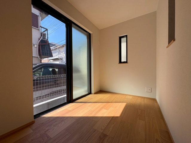 西宮市小曽根の洋室