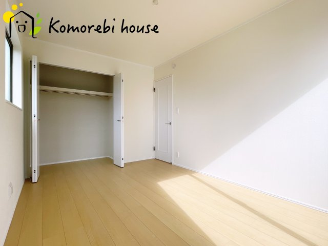 さいたま市西区三橋　第1期　新築一戸建て　ハートフルタウン　Fの寝室|開放的な寝室です