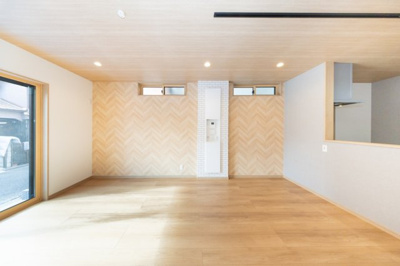 【居間・リビング】 | ライフフィールド美原区真福寺 | 16.2帖のゆとりあるLDKは家族が自然と集まる心地よい空間。リビングとダイニングをしっかり分けられ食事も寛ぎも快適！