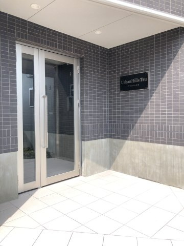 アーバンヒルズ津のエントランス