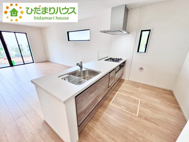 流山市東深井15期　新築戸建　1号棟のキッチン|人気のオープンキッチンは、リビングにいるお子様からでもママの姿が見れ、安心な気持ちになれて寂しくない(^^)/							
