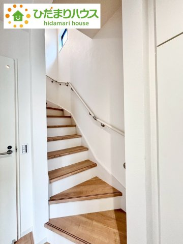 流山市東深井15期　新築戸建　1号棟のその他|手すり付きの階段はお子様からご年配の方にも安心ですね(*´▽｀*)