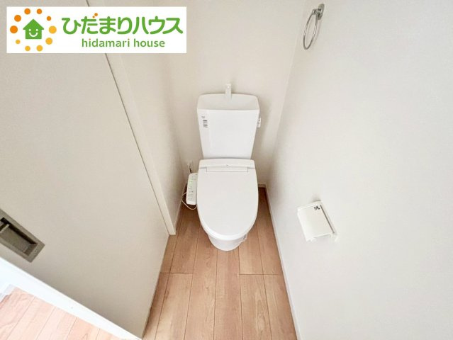 流山市東深井15期　新築戸建　1号棟のトイレ|温水洗浄便座ついてます(^^♪			
