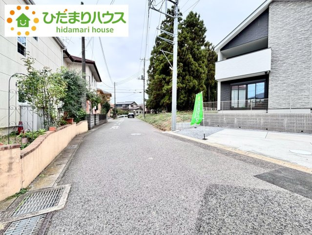 流山市東深井15期　新築戸建　1号棟の前面道路含む現地写真|交通量の少ない前面道路は、小さなお子様のいるご家庭でも安心です！