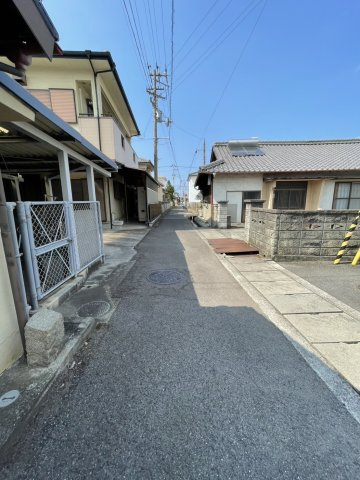 新須賀町1丁目の前面道路含む現地写真