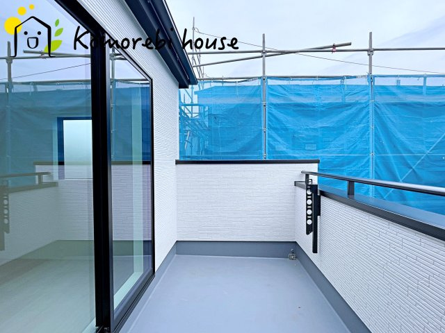 比企郡川島町中山　11期　新築一戸建て　グラファーレ　02のバルコニー|暖かな日差しのふりそそぐバルコニー