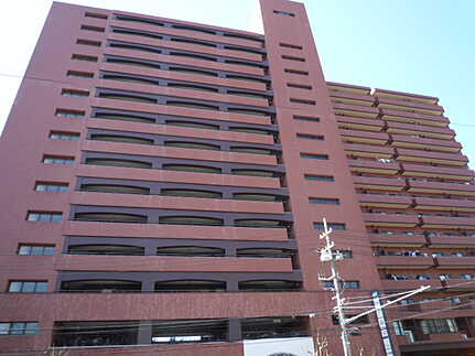 シャンボール広交の外観