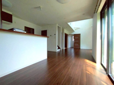 【居間・リビング】 | 西真上2丁目戸建