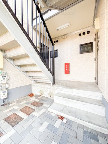 ハイカムール荒木のエントランス|清潔なエントランス♪