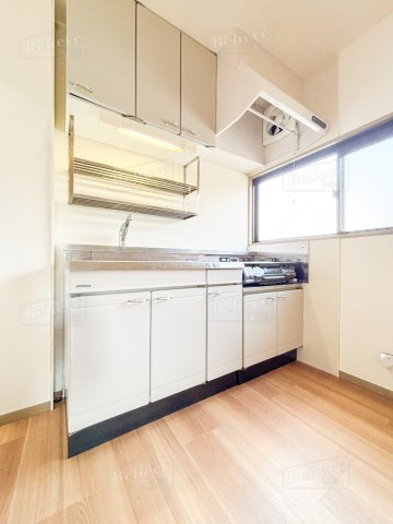 ハイカムール荒木のキッチン|2口コンロ・グリル付のキッチンです♪