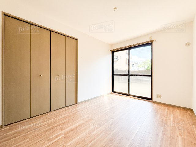 ハイカムール荒木の寝室|クローゼット付の寝室です☆