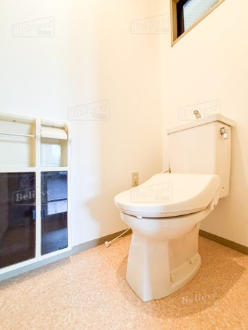 ハイカムール荒木のトイレ|嬉しい温水洗浄便座付き♪