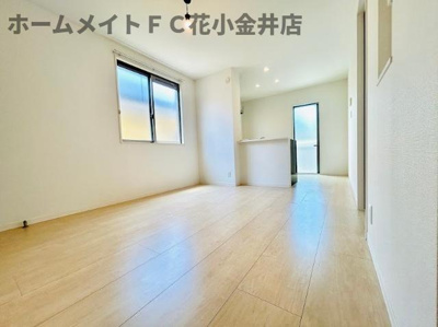 【居間・リビング】 | ＬＵＭＩＥＲＥ