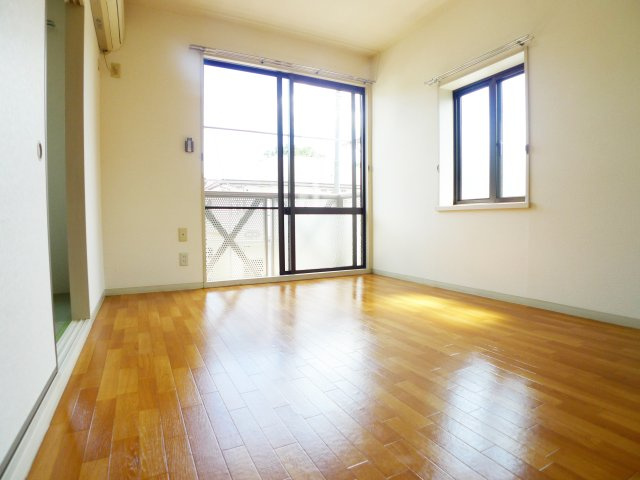 ガーデンハウスＡ棟の洋室