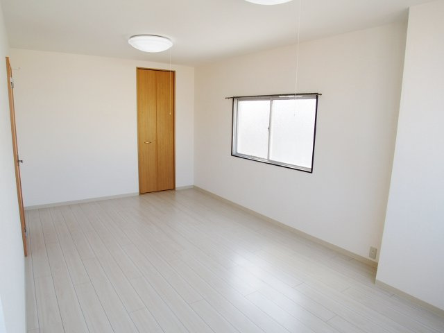 サンライズ通東町【キャッシュバック対象物件】の洋室