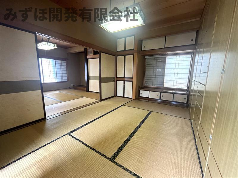 東根市温泉町1-13-1の和室|こちらは１階の和室６帖です。