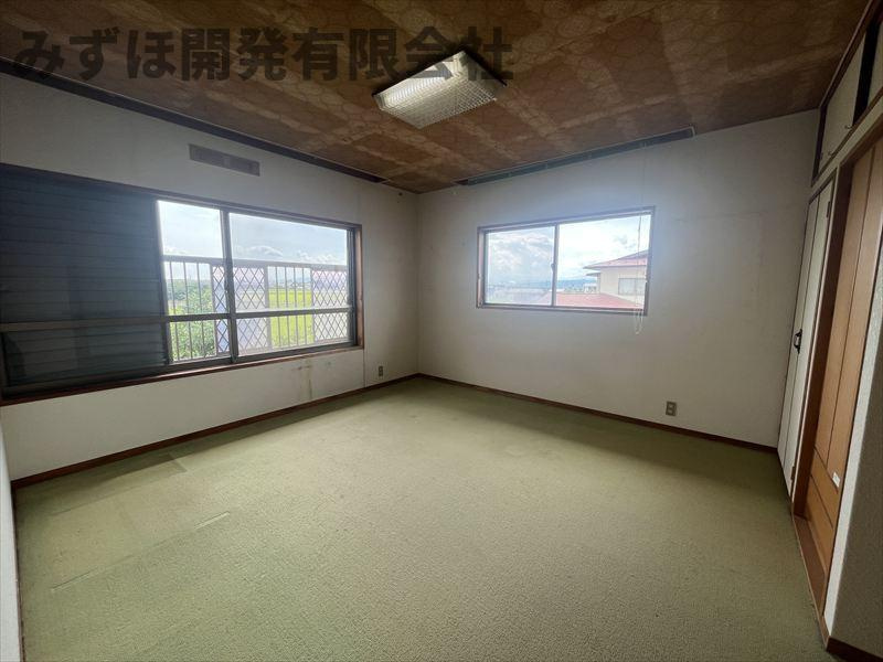 東根市温泉町1-13-1の洋室|２階の洋室８帖です。