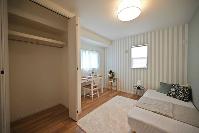 西宮市南甲子園3丁目新築未入居戸建│3SLDK+駐車2台可(車種制限有)の居間・リビング|-洋室6.2帖(2F)-