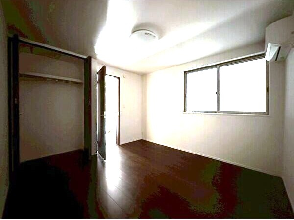 菊井１丁目戸建ての寝室