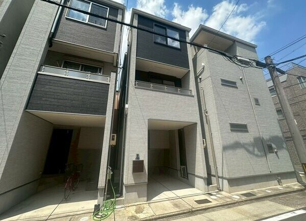 菊井１丁目戸建ての外観