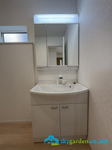 平塚市岡崎第23　新築戸建　全3棟2号棟の独立洗面台