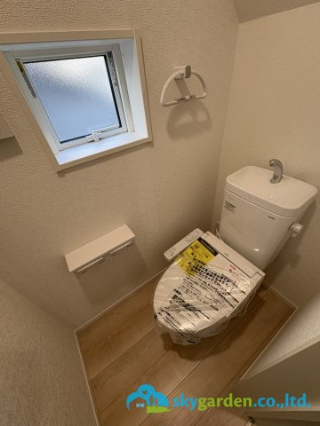 平塚市岡崎第23　新築戸建　全3棟2号棟のトイレ