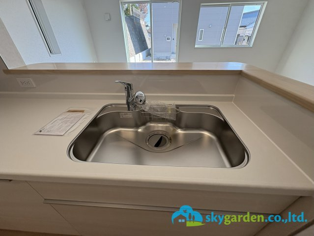 平塚市岡崎第23　新築戸建　全3棟2号棟のキッチン