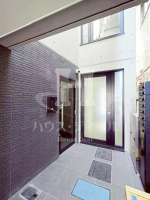 【エントランス】 | GLACIS | 清潔なエントランスです