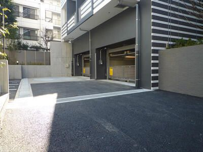 パークハビオ東中野の駐車場