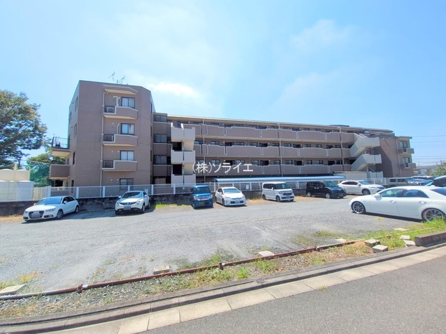コスモ川越霞ヶ関の駐車場
