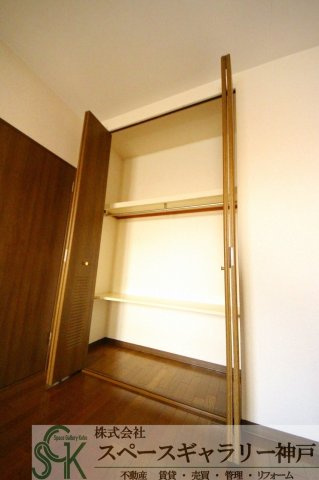 ヴィルドヴァン西神南2番館の収納