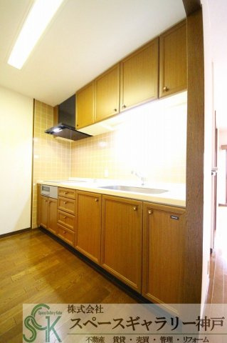 ヴィルドヴァン西神南2番館のキッチン