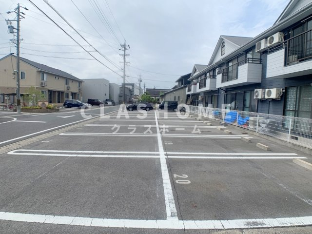 翼ハイツ　2号館の駐車場