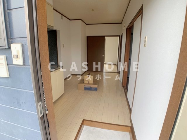 翼ハイツ　2号館の玄関|同型タイプのお部屋になります