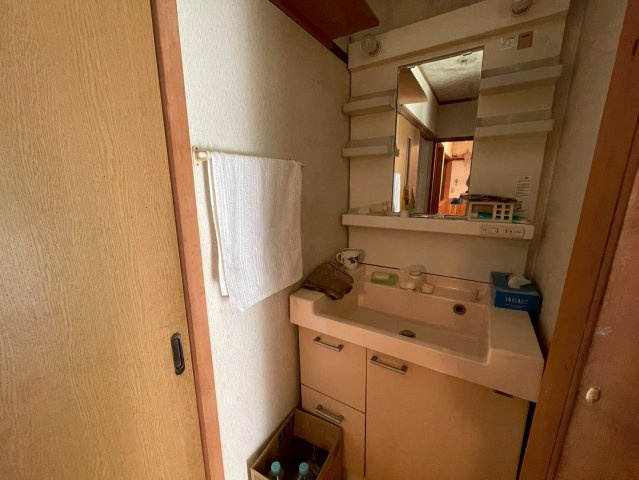 茨城県行方市吉川　中古戸建の独立洗面台